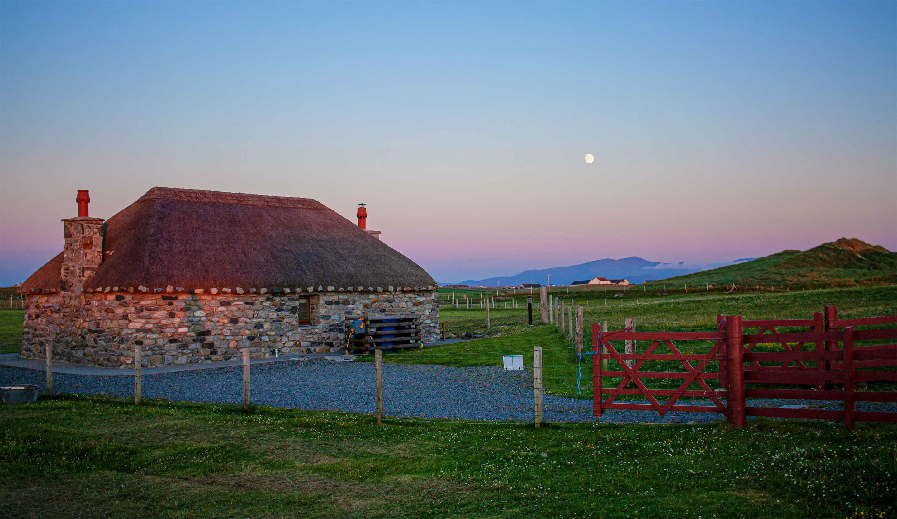 Culla Cottage is a Self Catering Accommodation in the Isle of Benbecula with En Suite Bathroom and WIFI Internet